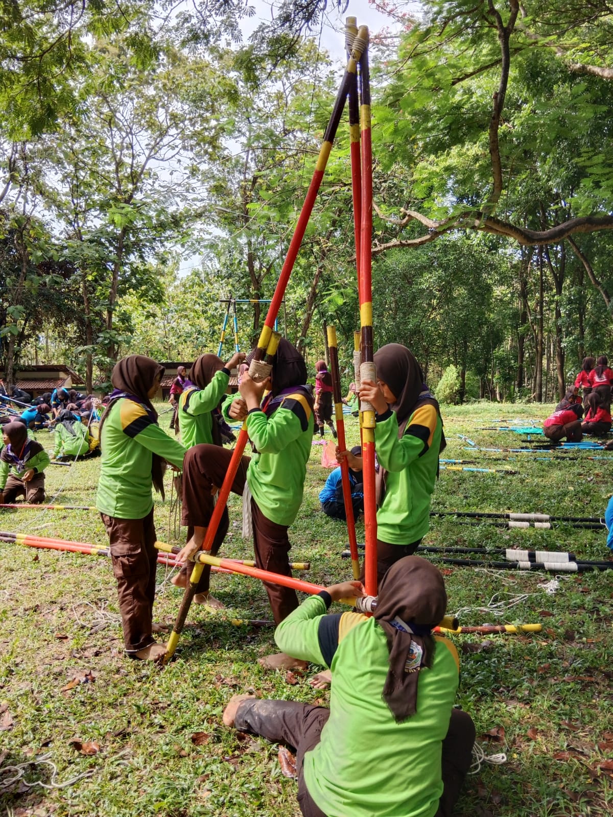 Kegiatan Olahraga Siswa Siswi SMP 2 Gondang